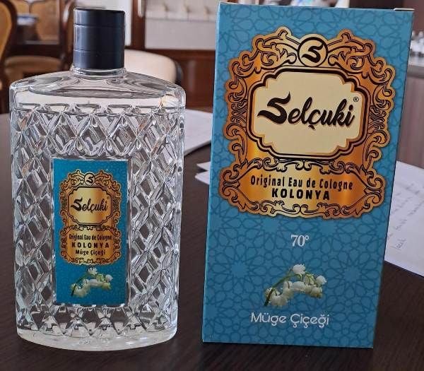 MÜGE ÇİÇEĞİ 200 ML PARFÜMLÜ Kristal Şişeli KOLONYA