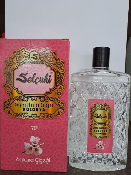 SAKURA ÇİÇEĞİ 200 ML PARFÜMLÜ KRİSTAL ŞİŞELİ KOLONYA